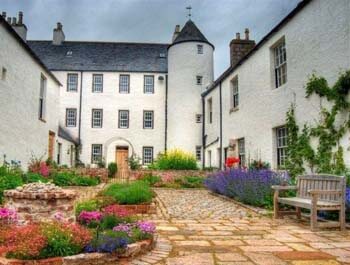 holiday house sleeps 10