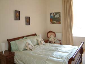 sleigh bed