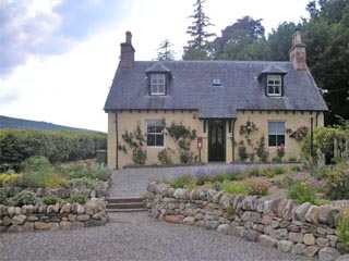 Westlodge Cottage - Former Lodge House to Swordale Castle, Evanton, Dingwall, Inverness-shire