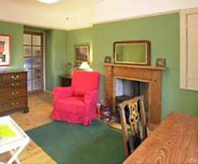 Holiday cottage garden/grounds