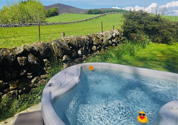 Clover Cottage hot tub