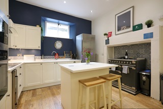 self-catering country house kitchen