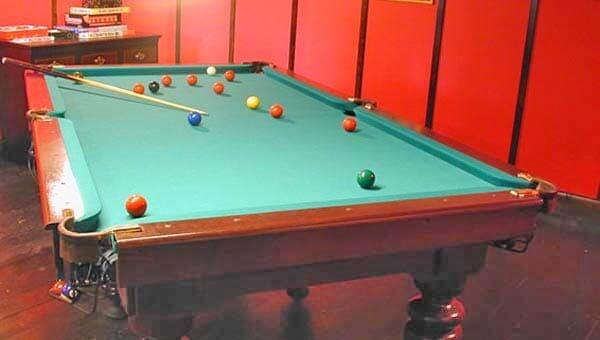 snooker table in games room