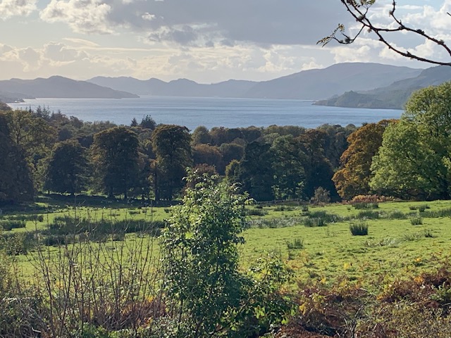 Holiday house with view of the Loch