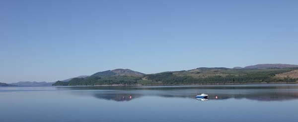 cottage with midge eater and Loch view