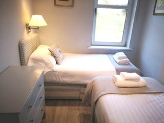 twin bedroom