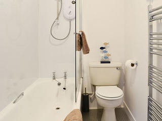 luxury bathroom