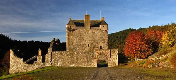 Neidpath castle entrance