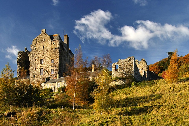 Neidpath Castle