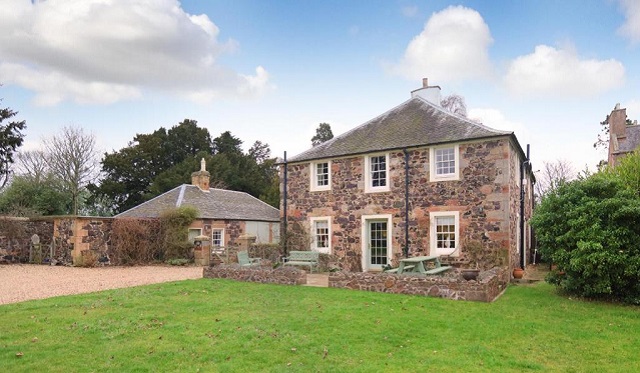 Balgone coach house self-catering for 10, North Berwick