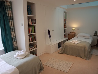 twin bedroom