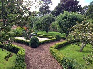 Luffness Castle gardens