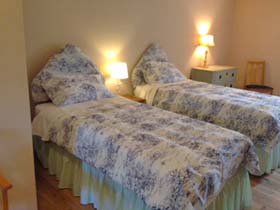 twin bedroom