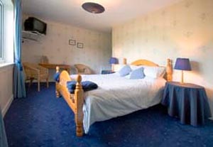 king size bed room