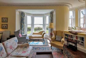 sittingroom room view of Elie