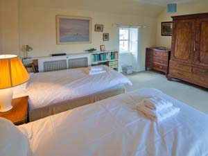 twin bedroom
