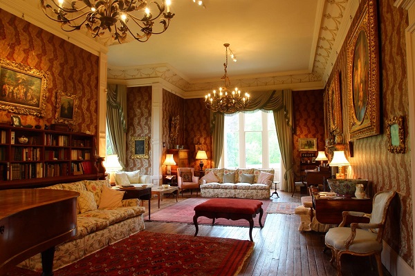 luxury large sittingroom