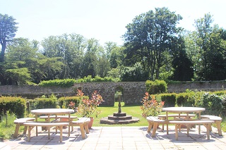 outdoor seating patio