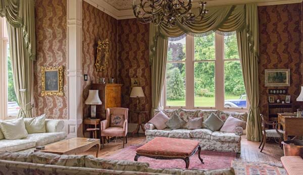 luxury large sittingroom