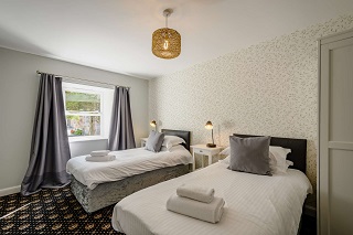 sleeps 4