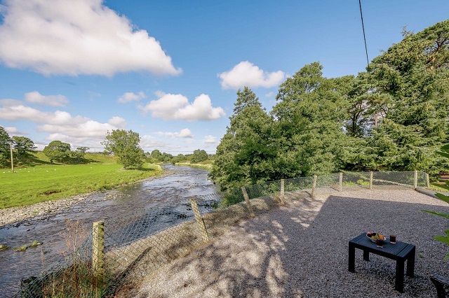 river view 4 star self-catering fishing cottage