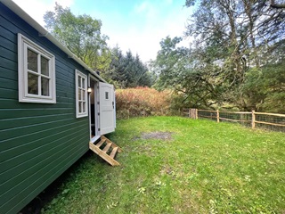 Shepherd's hut - tent camp site and garden