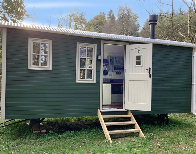 Shepherd's hut - self-catering