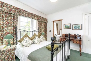 luxurious double bedroom