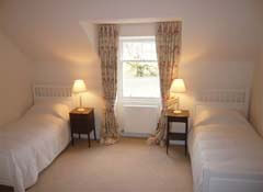 4 poster bed