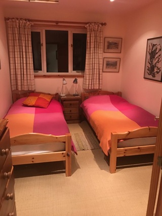 twin bedroom