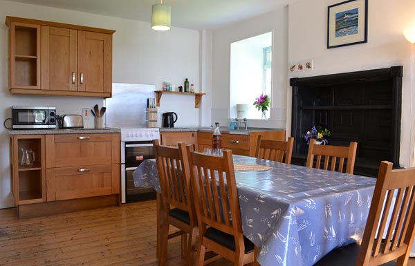 kitchen diningroom overlooking sea