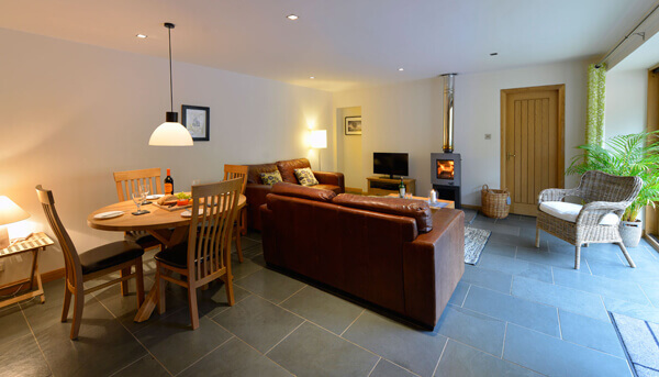 dining area and out door deck to eat