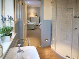 power shower ensuite