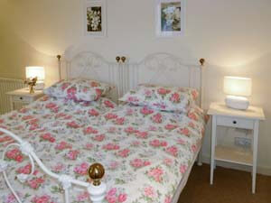 twin bedroom