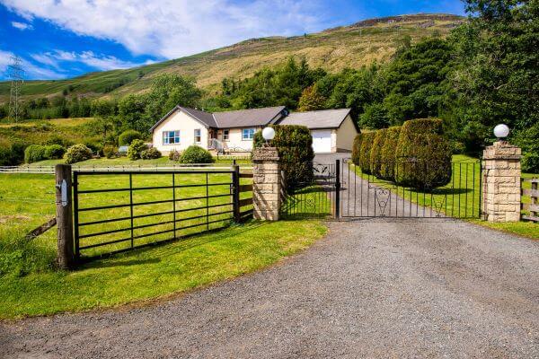 Killin cottage with hot tub