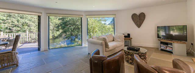 luxury sitting / dining room