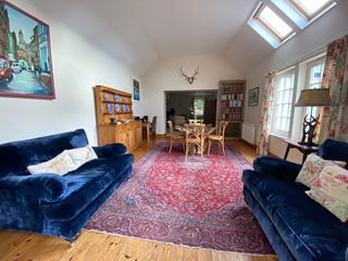 large self-catering dining area