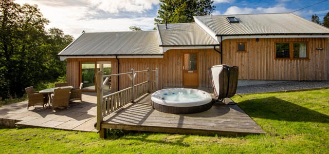 Yew tree self-catering holiday Loch Tay