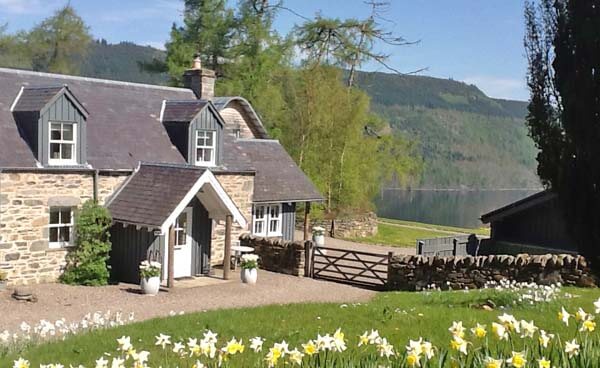 Romantic Holiday Cottage Scotland Loch Tay Perthshire