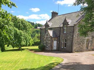 Large Holiday Houses And Big Cottages For Group Accommodation In