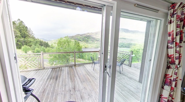 Portnellan highland lodge balcony