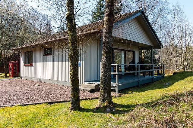 self-catering Eagle Lodge, Portnellan Estate