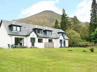 Capercaillie and Stob Binnein Cottages, Portnellan, Glen Dochart, Crianlarich, Stirlingshire